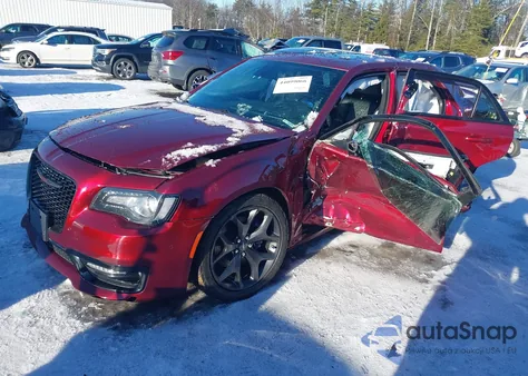 2023 Chrysler 300 300S z USA, uszkodzony, nr VIN 2C3CCABT7PH577524